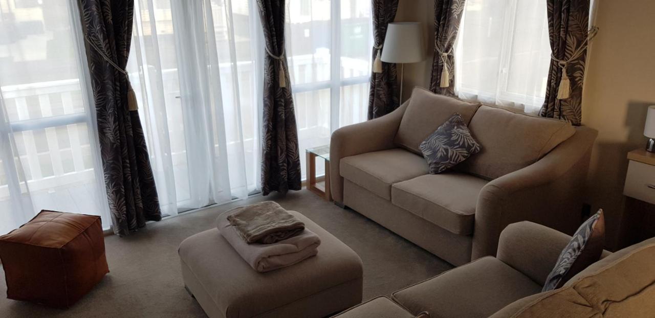 Greenlawns Villa Selsey Exterior photo