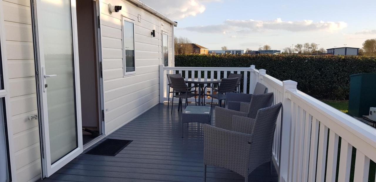 Greenlawns Villa Selsey Exterior photo